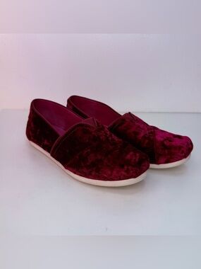Tom’s Slip-On Flats in Deep Wine